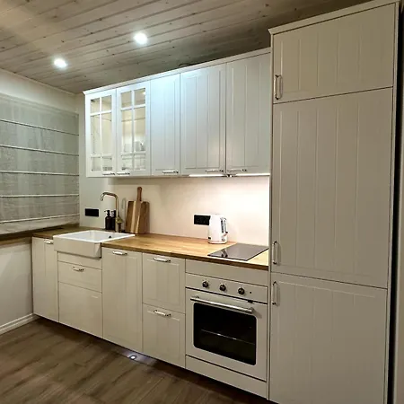 Cozy In Old Town Vikendica *